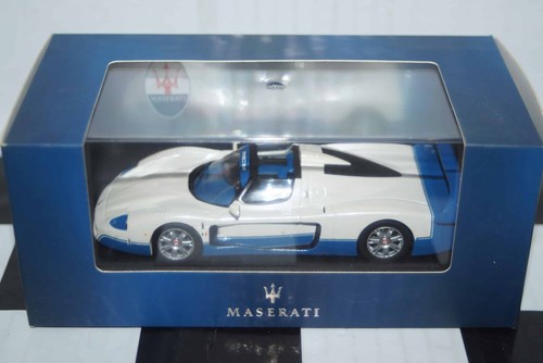 Ixo maserati mc12 open top - open,