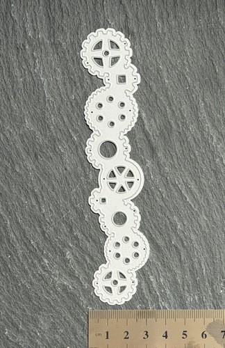 Metal die steampunk cog clock