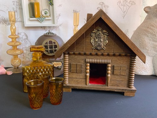 Vintage wooden chalet - vintage,