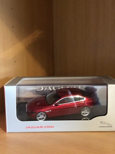 Ixo jaguar diecast - xe, 1/43