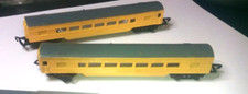 Lone Star 000/N gauge Treble-o-Electric 2 x US Style Coaches in original livery