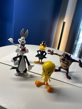 WB Warner Bros Looney Toons