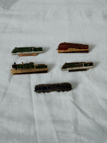 Five vintage lapel badges - lapel,
