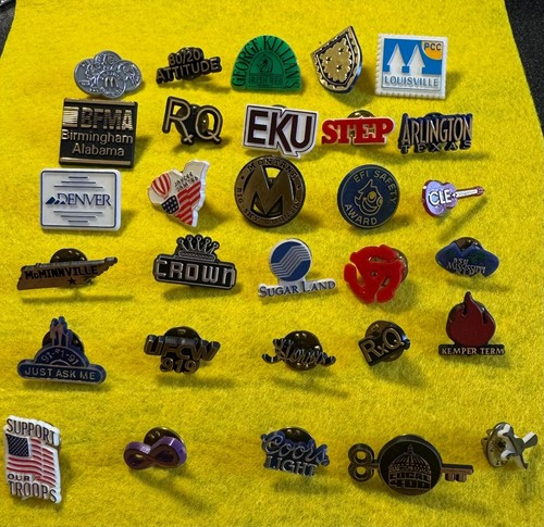 Job lot pin badges - lot, 30