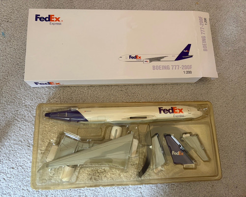 Fedex express boeing 777 - fedex,