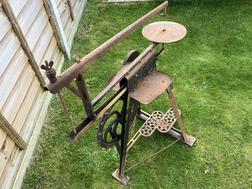 Hobbies vintage gem treadle - vintage,