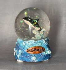 Vintage Sea World Adventure Park Whale Snow Globe Souvenir 2.35” Collectable 