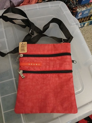 Bnwt red cross body sport - body,