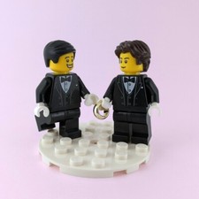 LEGO Groom Minifigure Set with Wedding Ring and Baseplate - Brand New