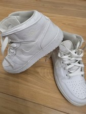 Nike Air Jordan 1 Mid "Triple