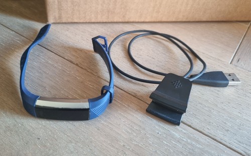 Fitbit alta read - -,