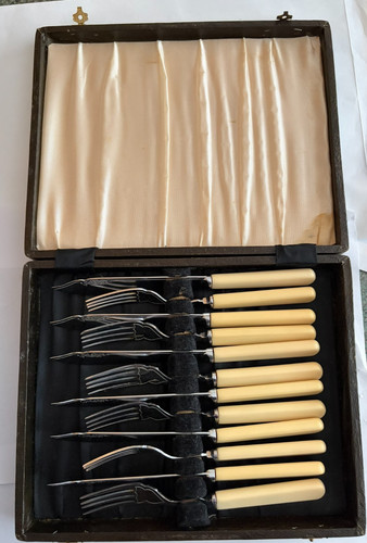 Vintage boxed fish knives - 6,