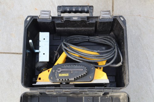 Dewalt dw680gb type - type, 240v