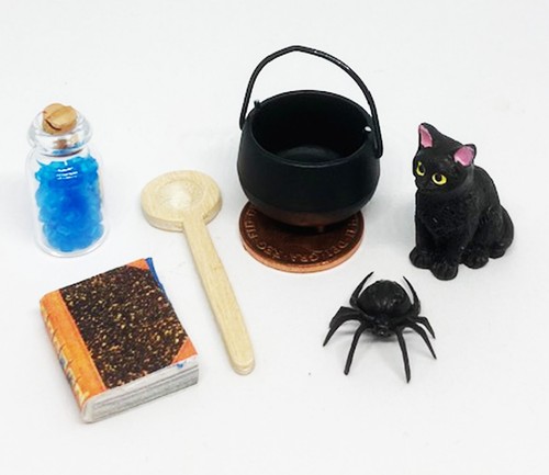 Dolls house halloween - dolls, set