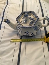 Yuan Tea Pot.   Wood and Sons