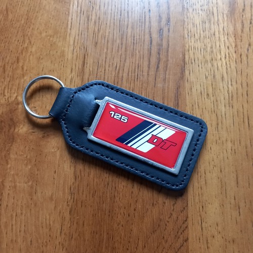Yamaha dt125mx leather keyring - yamaha,