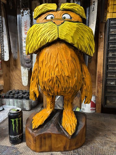 The lorax chainsaw carving - lorax,