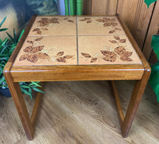 MID CENTURY VINTAGE TEAK AUTUMNAL LEAF TILE TOPPED COFFEE PLANT TABLE 18" x 18"