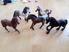 5 Schleich Horses Excellent