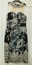 AMY CHILDS STUNNING NEW CLOSE FITTING  PRINTED DRESS WITH SHEER YOKE. SIZE: 8