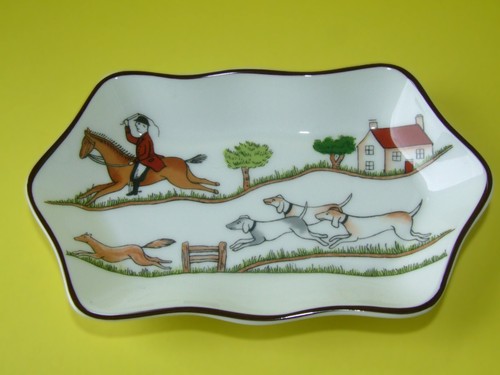 Coalport hunting scene pin - a,