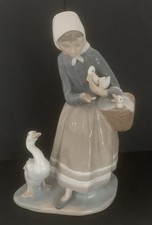 LLADRO Lady with ducks / geese number 4568. Excellent condition. No box.