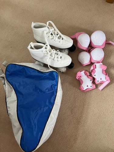 Roller skates size uk - 4,
