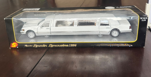 1996 lincoln stretch - 1:24,