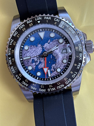 World time quartz wristwatch - world,