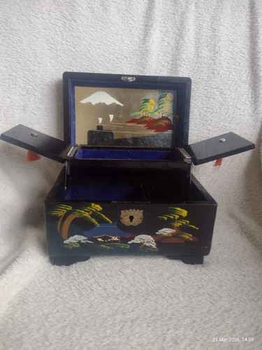 Vintage lacquered musical - lacquered,