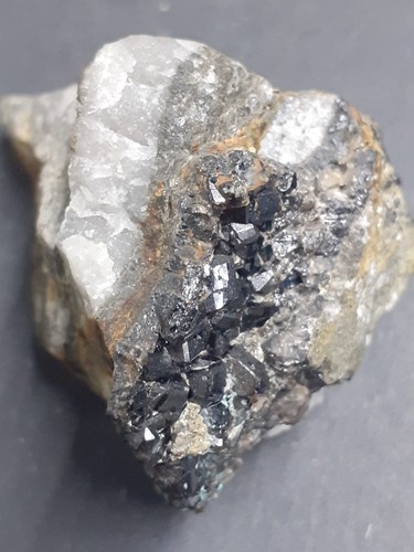 Cassiterite ale and cakes - cassiterite,