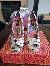 Iron Fist Size 6 Skull Studded