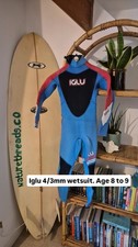 Iglu 4/3mm wetsuit. Age 8 to 9