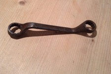 VINTAGE GARRINGTONS WREN RING