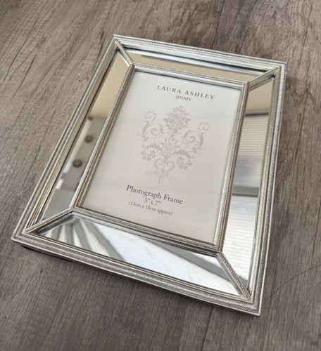 Laura ashley champagne - ashley,