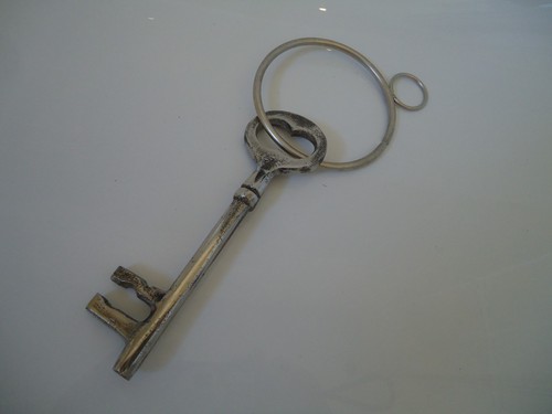 Large key with - with, ring