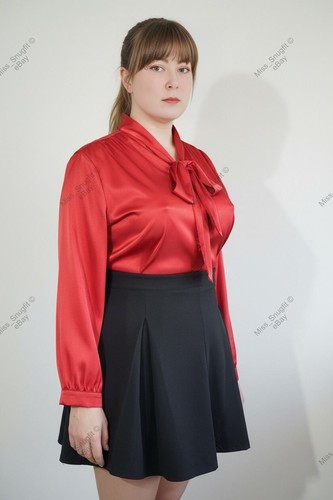 Red fluid satin button - , front