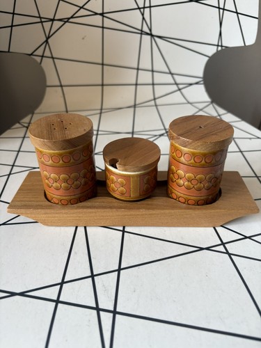 Hornsea pottery saffron creuet - pottery,