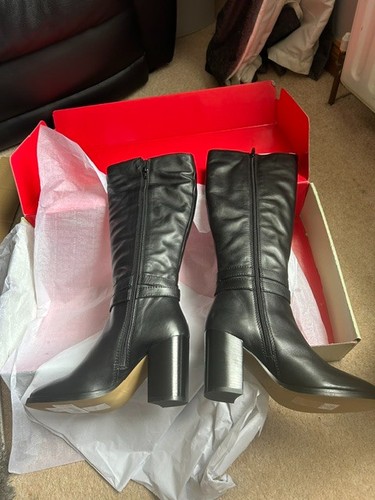 Bnib ted baker hinge - ted, leather
