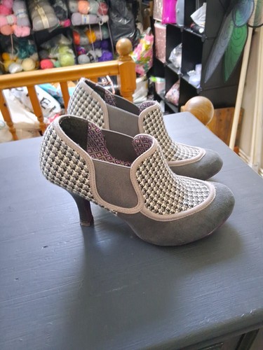 Ruby shoo size - size, 6