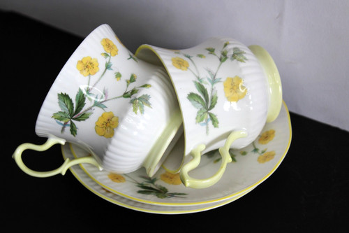 Pair queens rosina fine - pair, bone