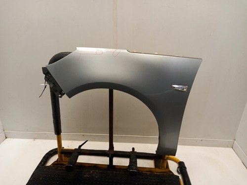 Vauxhall zafira front - wing, n/s