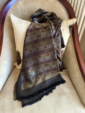 Louis Vuitton Shawl Monogram