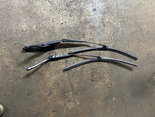 MERCEDES E class W207  PAIR OF FRONT WINDSCREEN WIPER ARMS WITH BLADE