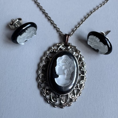 Black white cameo necklace - black, &