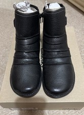 Clarks Ladies BNIB Ankle Boots