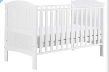 White Wood Cot Bed for Babies