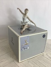 Lladro 5920 Swan Ballet