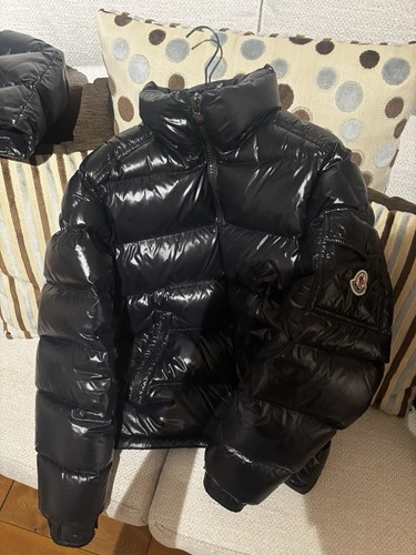 Moncler maya size small - 1,