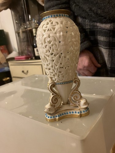 Royal worcester vase - royal,